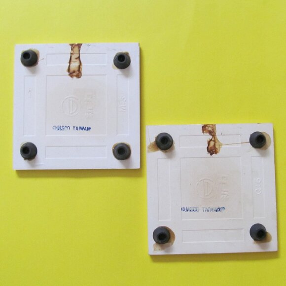 Christmas tile trivet Set of 2 1970s tiles - Picture 2 of 6